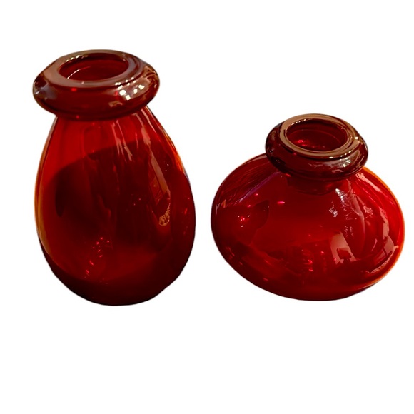 Gorgeous Vintage Ruby Red Glass BlownVases (Set of 2).Measurements in pictures. - Picture 2 of 13